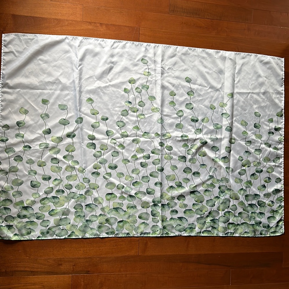 Green leaves botanical wall hanging tapestry, 38.5 x 59 in .